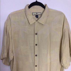 Tommy Bahama Short Sleeve Large 100% Silk Embedded